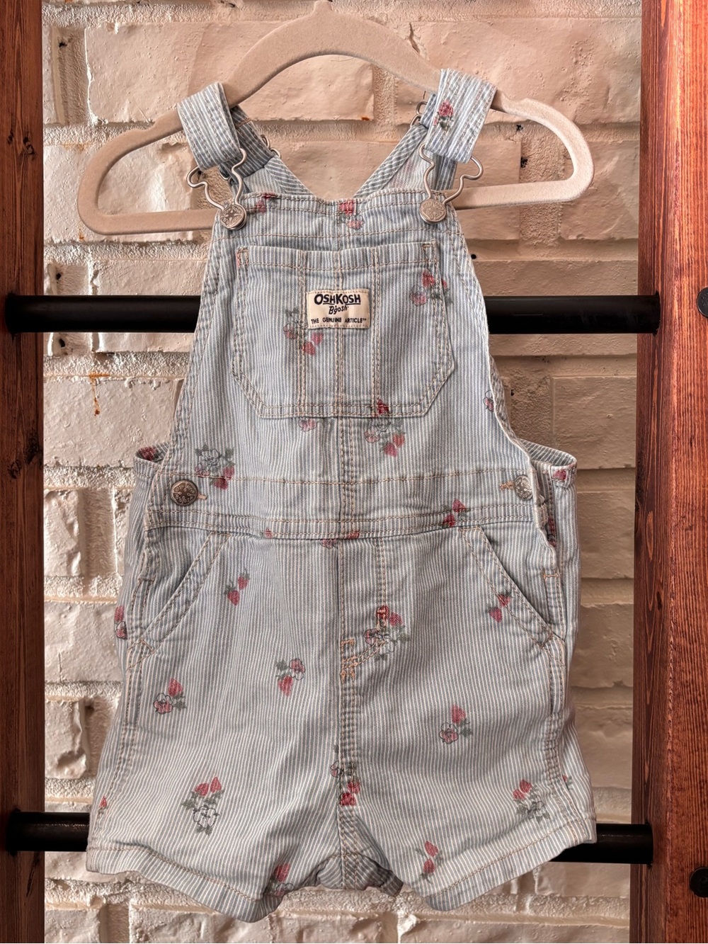 ✨3/$25✨ OshKosh B'gosh Strawberry Short Overalls